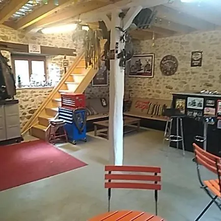 All Bikes Charente לינה וארוחת בוקר *